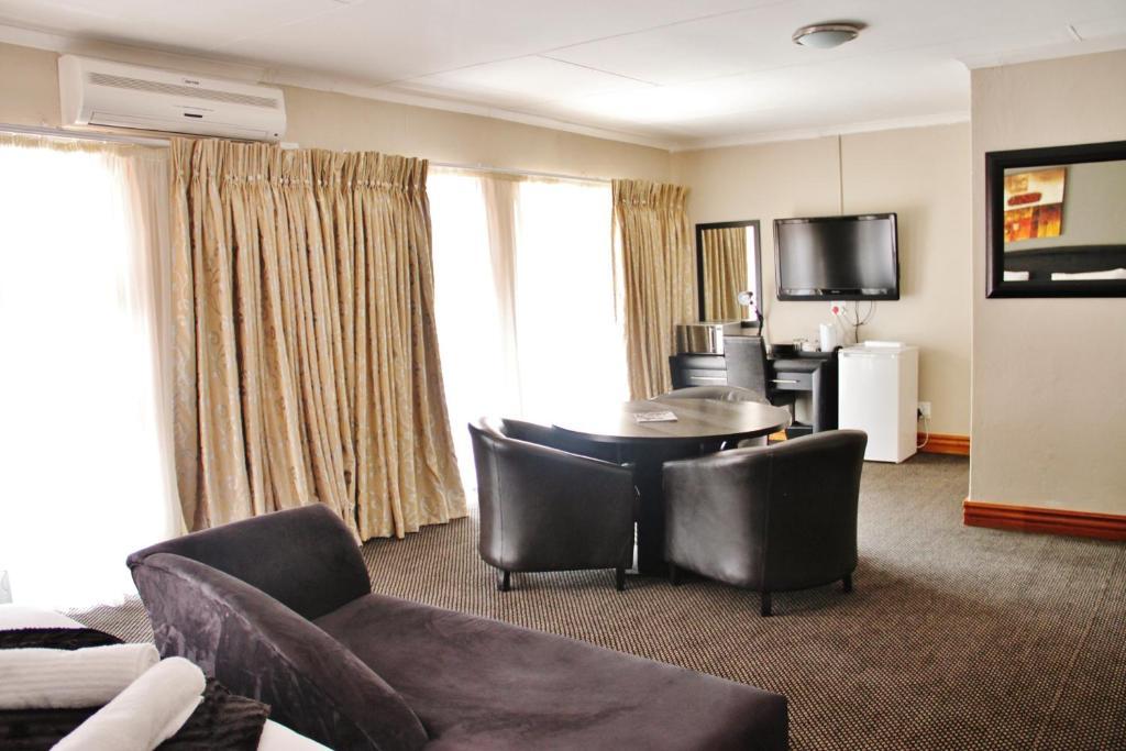 Ruby Stone Boutique Hotel Pietersburg Buitenkant foto